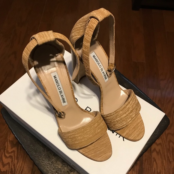 Manolo Blahnik Cork/Natural Sandal - Picture 2 of 7